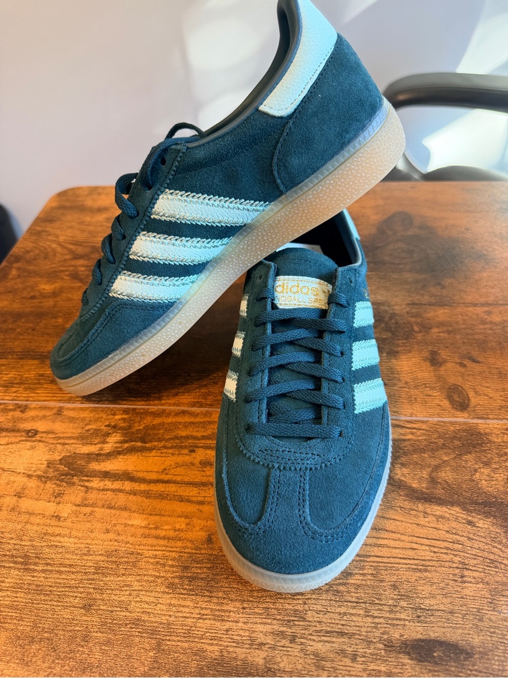 Adidas Spezial Suede Sneakers in Green with Light Green Stripes 7.5W - Picture 2 of 8